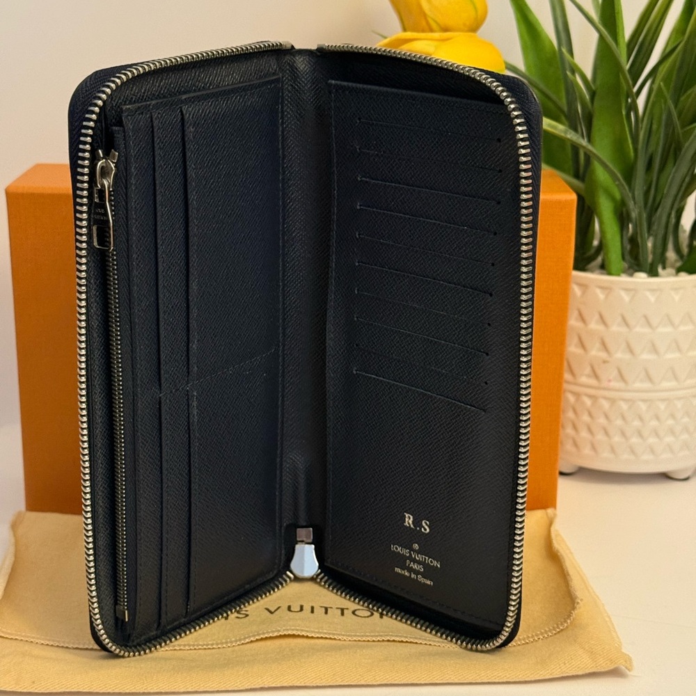 Louis Vuitton Navy Blue Epi Leather Zip Around Wallet - Picture 5 of 14